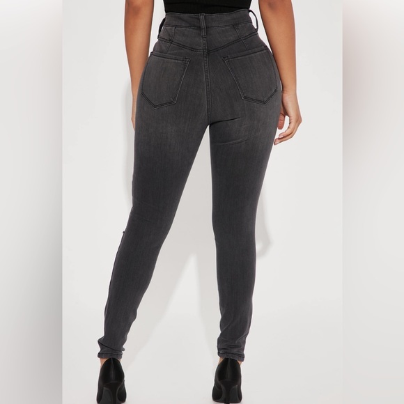 Fashion Nova Petite High Rise Ripped/Slit Skinny Jeans Size: 9/29 - Picture 3 of 8